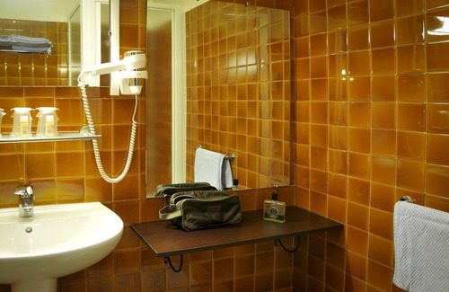 Clignancourt Hotel | Hôtel Eden Montmartre
