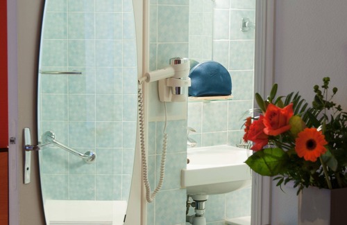 Clignancourt Hotel | Hôtel Eden Montmartre