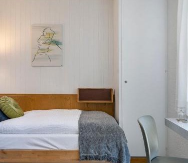 Icogne Hotel | Hôtel historique Chez Elsy - Crans-Sapins