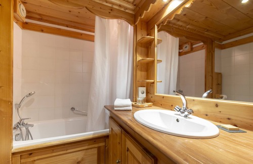 Meribel Centre Hotel | Hôtel L'Eterlou