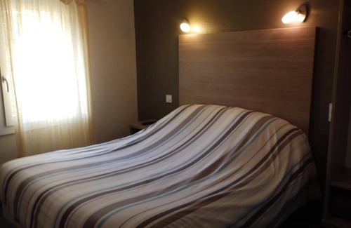 Saint-Cirgues-en-Montagne Hotel | Hôtel Les Cévennes