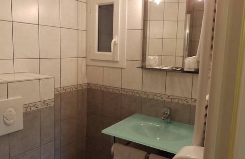 Saint-Cirgues-en-Montagne Hotel | Hôtel Les Cévennes