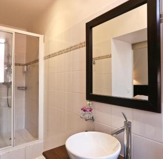 Cannes City Centre Hotel | Hôtel La Villa Tosca