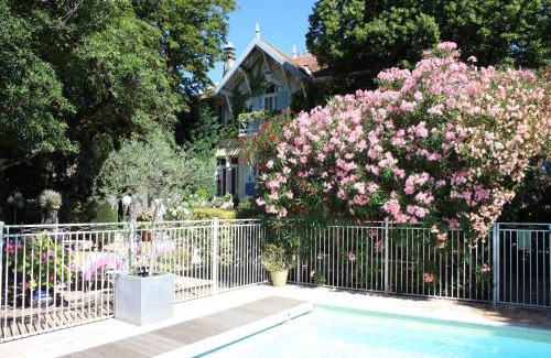 St.-Remy-de-Provence Hotel | Hôtel le Chalet Fleuri