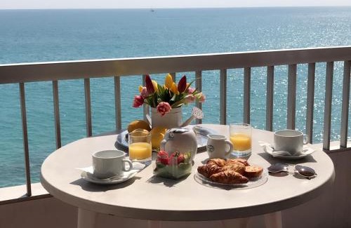 Menton Hotel | Hôtel Le Dauphin