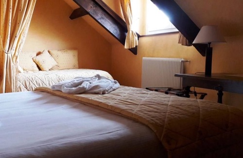 Germigny-l'Eveque Hotel | Hôtel Le Gonfalon
