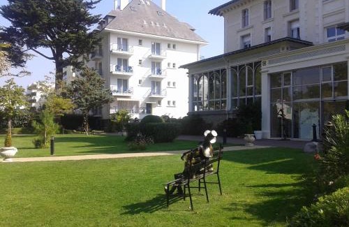 La Baule-Escoublac Hotel | Hôtel Vacances Bleues Villa Caroline