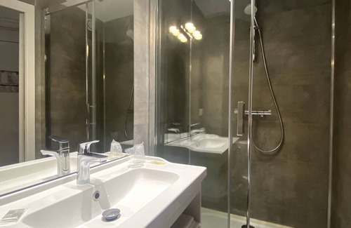 Les Chalets - Saint-Aubin - Saint-Etienne Hotel | Hôtel Victor Hugo