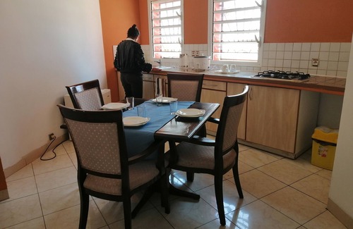 Antananarivo Avaradrano Hotel | Hôtel White Palace