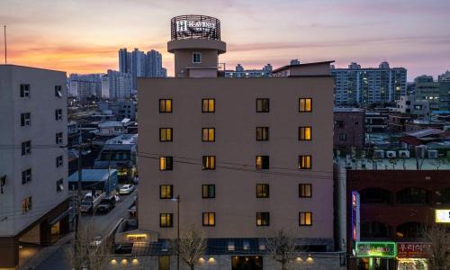 Chuncheon Hotel | H Avenue Chuncheon