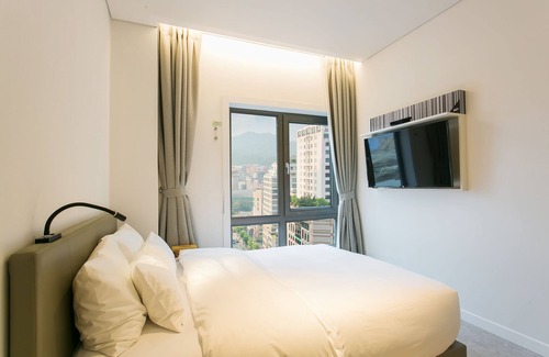 Daeheung-dong Hotel | H Avenue Hotel Idae Shinchon