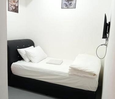 Taman Perling Hotel | H Budget Hotel