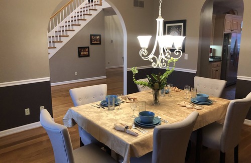 Frankfort House | H-DERBY, Keeneland, Bourbon or Family Gathering!