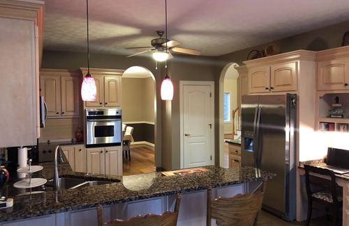 Frankfort House | H-DERBY, Keeneland, Bourbon or Family Gathering!