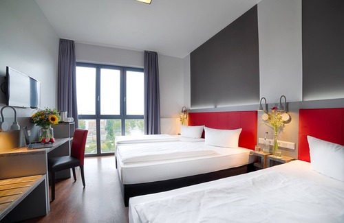 Gesundbrunnen Hotel | H+ Hotel 4 Youth Berlin Mitte