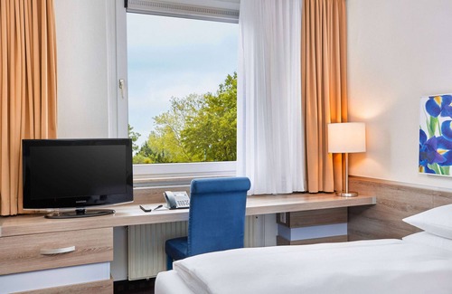 Diedenbergen Hotel | H+ Hotel Frankfurt Airport West