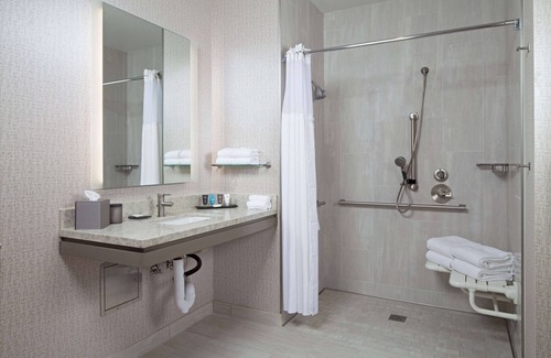 Los Angeles Hotel | H Hotel Los Angeles, Curio Collection by Hilton