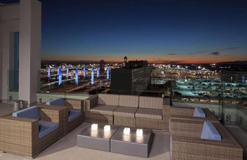Los Angeles Hotel | H Hotel Los Angeles, Curio Collection By Hilton