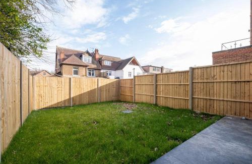 Coulsdon West House | H L Homes