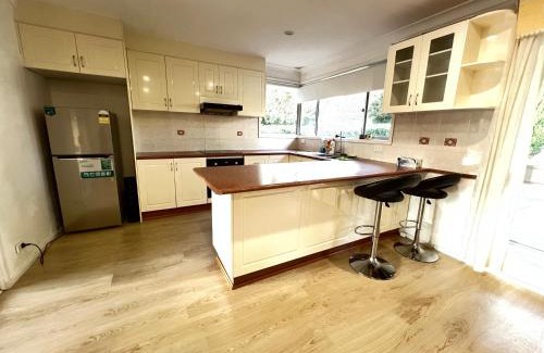 Baulkham Hills House | H Room