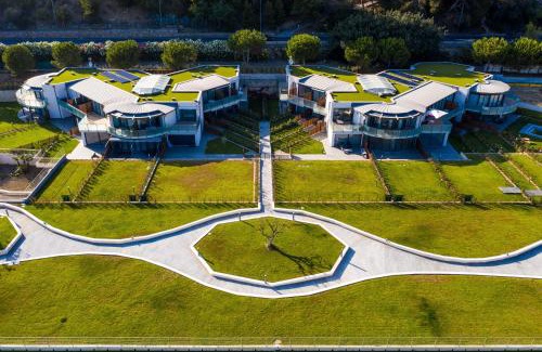 Santo Stefano al Mare Apartment | H11 [Luxury 17A] Porto - Piscina - Jacuzzi