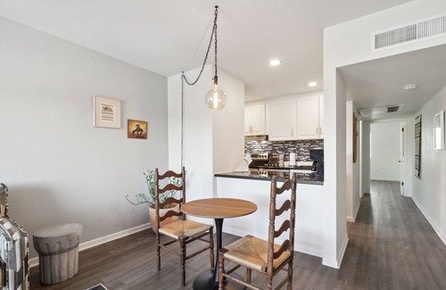 Camelback East Apartment | H2O Perfect Blue with Pool & Parking
