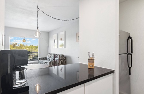 Camelback East Apartment | H2O Perfect Blue with Pool & Parking