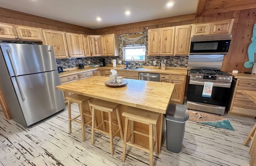 Grand Isle House | H2O Psycho - Beachfront - Island Realty