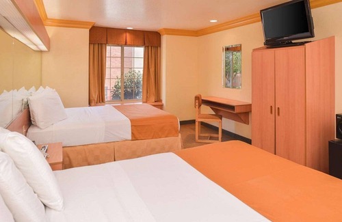Lennox Hotel | H3 Inn & Suites - LAX Airport - Los Angeles