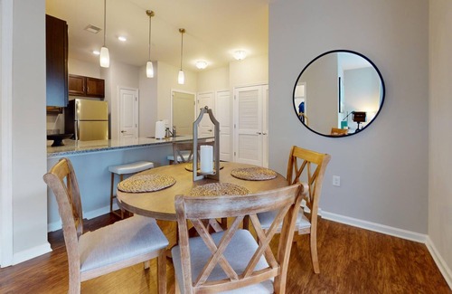 Norfolk Apartment | H4N Watermark - 2 Bed Apartment in Norfolk
