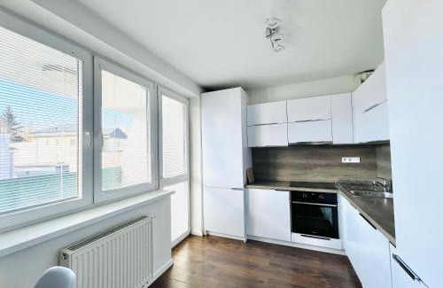 Zilina Apartment | H5 apartman 2 bedrooms with balcony and free parking
