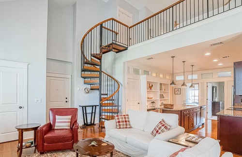 Habersham Villa | Habersham Villa Sleeps 6 Just a Short Walk to Pool and community Amenities