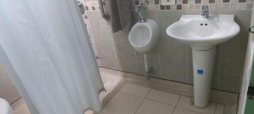 Laureles Hotel | Habita Estudios Laureles