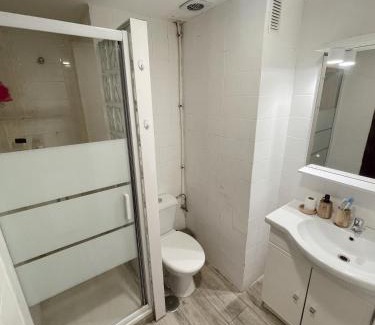 Quintana Apartment | Habitación amplia en madrid