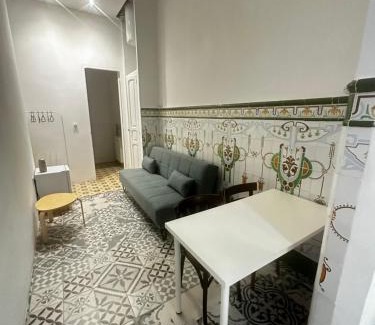 En Corts House | Habitación doble en Ruzafa con baño privado