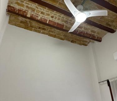 En Corts House | Habitación doble en Ruzafa con baño privado