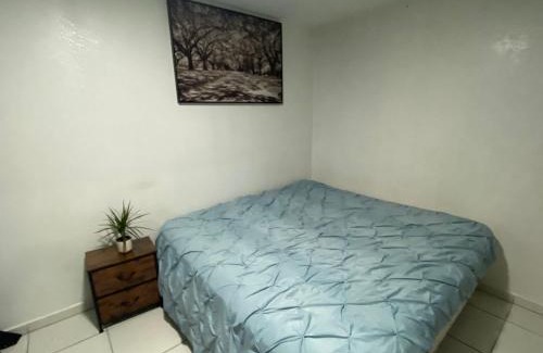 Tijuana House | Habitación en departamento con vista a la ciudad