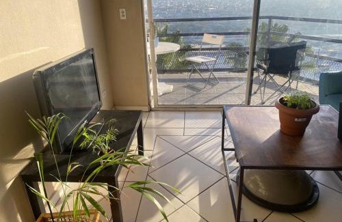 Tijuana House | Habitación en departamento con vista a la ciudad