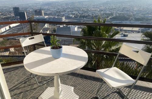 Tijuana House | Habitación en departamento con vista a la ciudad