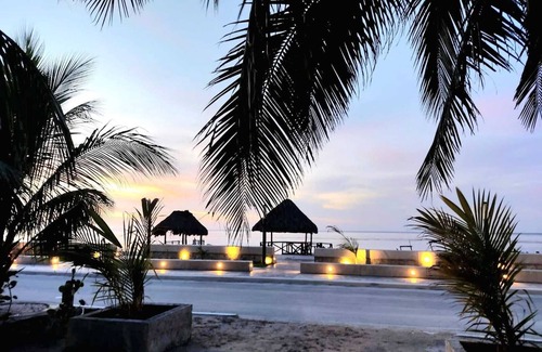 Yucatan Peninsula House | Habitación Frente al Malecon en Casa Azul Cielo