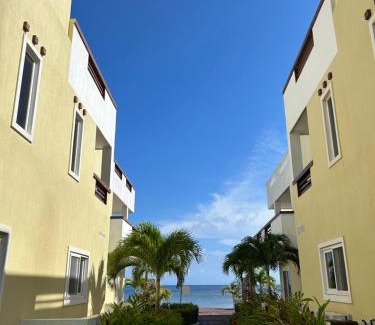 Las Palmas House | Habitación privada en Dixon Cove Roatan