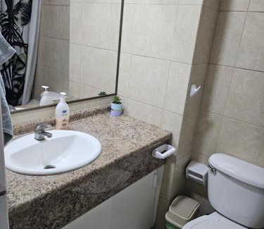 Cavancha House | Habitación y baño privado en departamento compartido