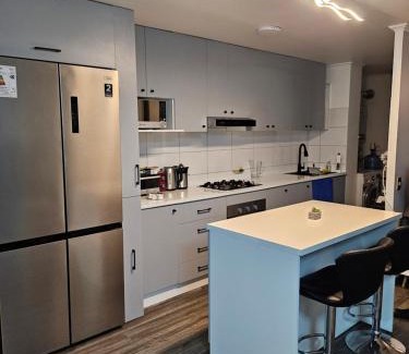 Cavancha House | Habitación y baño privado en departamento compartido