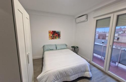 Albacete Bed & Breakfast | Habitacion con balcon Alfarooms