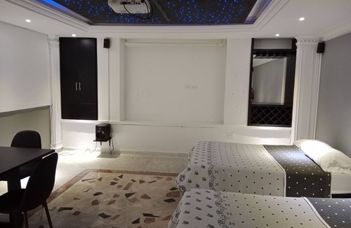 Barranquilla House | Habitacion Familiar, con Luces y Baño Privado 0102
