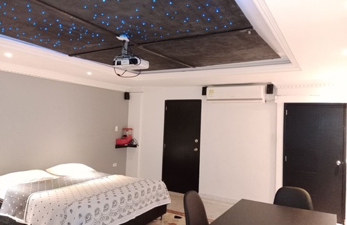 Barranquilla House | Habitacion Familiar, con Luces y Baño Privado 0102