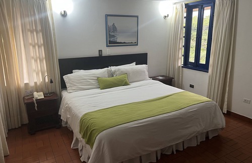 Pereira Hotel | Habitacion Standar Doble Cerca a la Piscina y con Aire Acondicionado