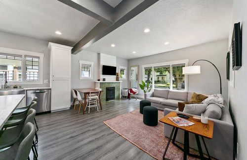 East End House | #HabitueHomes - The Silver Maple - Hot Tub!
