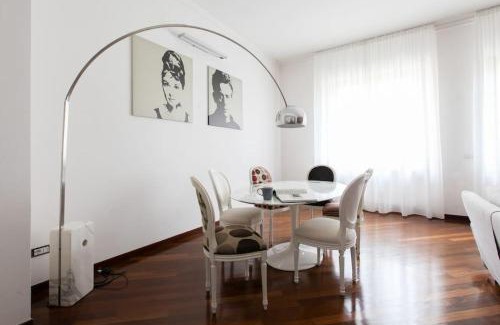 Porta Venezia Apartment | HACCA Collection - Porta Venezia 3BR