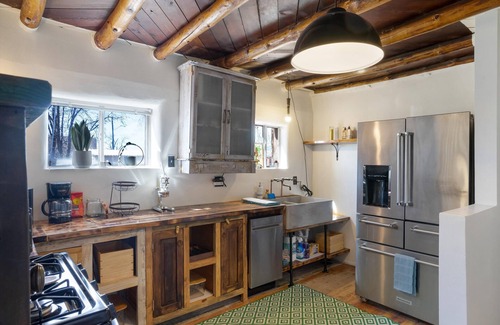 Albuquerque House | Hacienda Escondida- Modern Southwest Relaxation